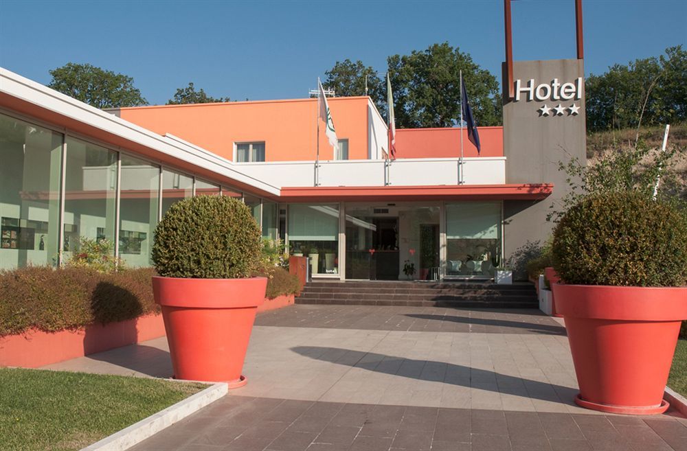 Hotel Cluentum Tolentino Exterior photo